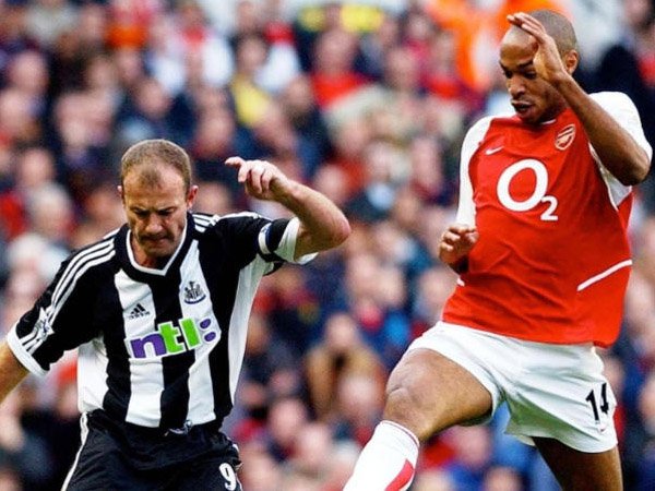 英超最伟大射脚 亨利力压希勒、鲁尼当选