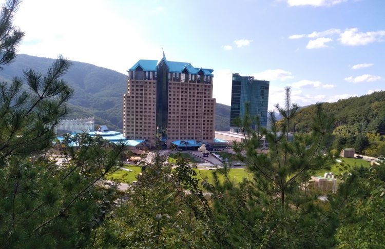 韩国案例暴增 江原乐园娱乐场重开急踩煞车