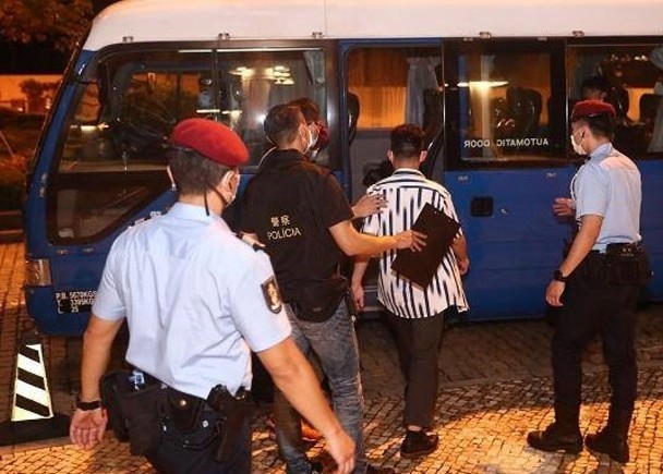 澳门“雷霆2020”巡赌场 3人涉逾期逗留