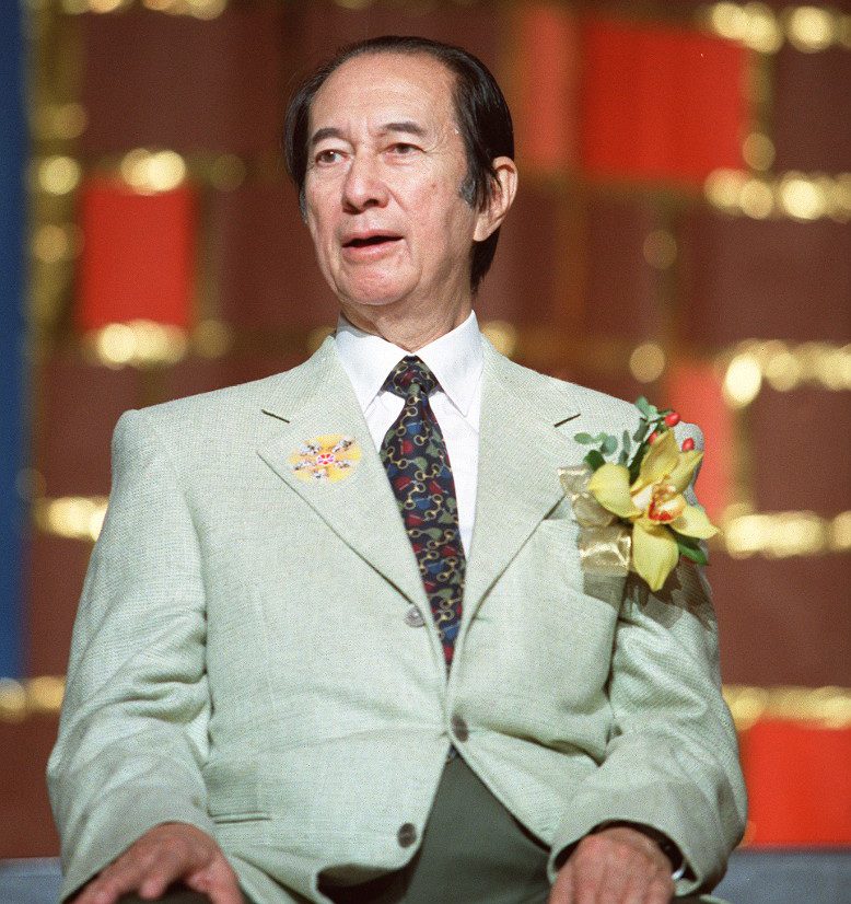 98岁澳门赌王何鸿燊惊传病危 打强心针保命