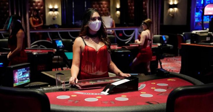 美赌场解封拚经济 赌客：戴口罩的人不多