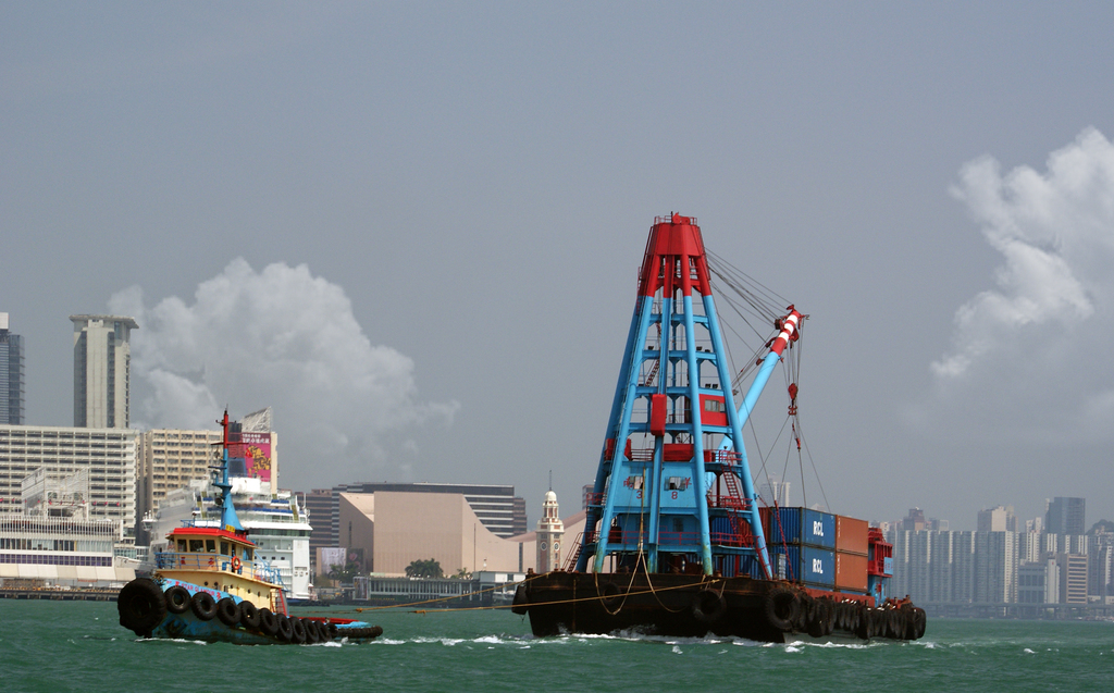 香港口岸限制延长 澳门博企面临打击