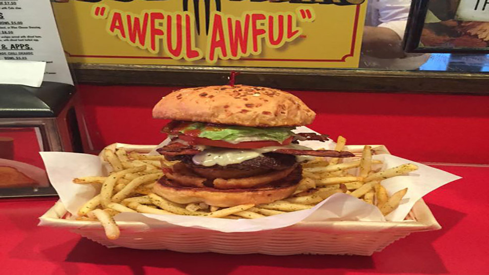 赌场关门大吉 赌迷最不舍巨无霸汉堡