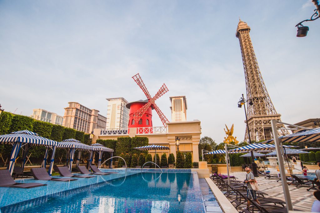 澳门旅游局认为现阶段无需浪费公帑，澳门人住酒店计划将搁置。