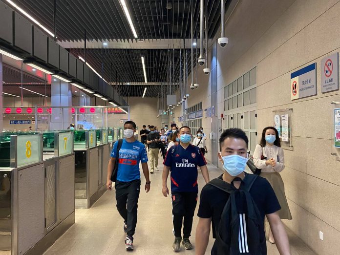 澳门放宽内地入境措施首日人流秩序良好