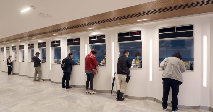 香港爆发第三波疫情，六合彩搅珠将继续延期。