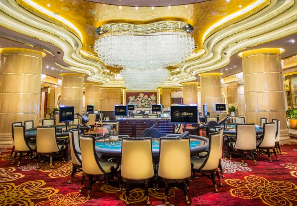 澳门发展网络博彩，特首贺一诚表示仍在研究中。