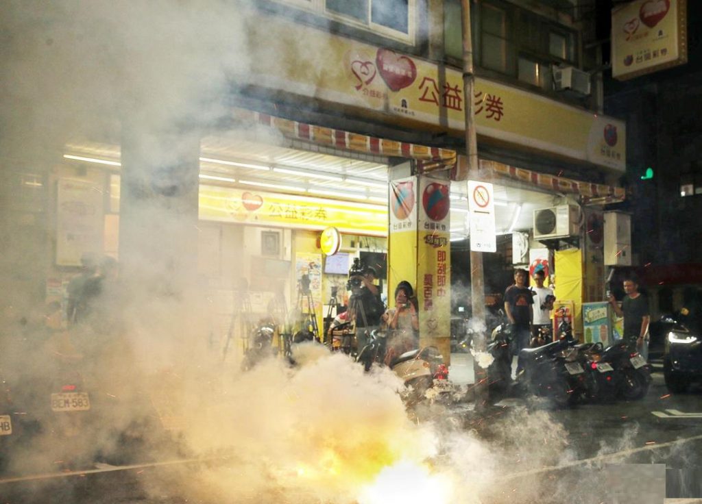 台湾威力彩中头奖彩民 包牌还擒7注二奖