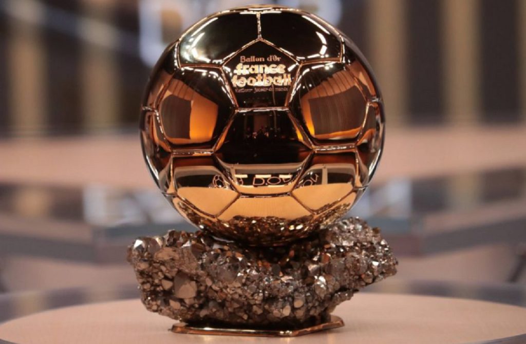 受全球公卫事件影响无法确保公正，足坛金球奖停颁一年。