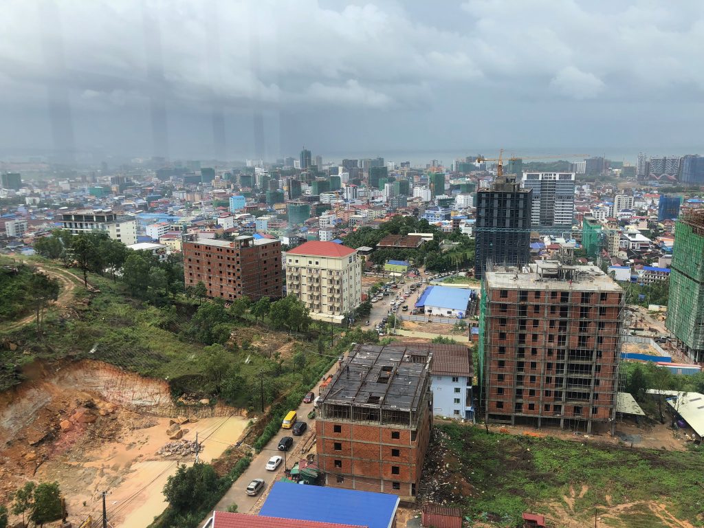 西港省长宣示，持续保护守法投资商，加强打击违法外国人。