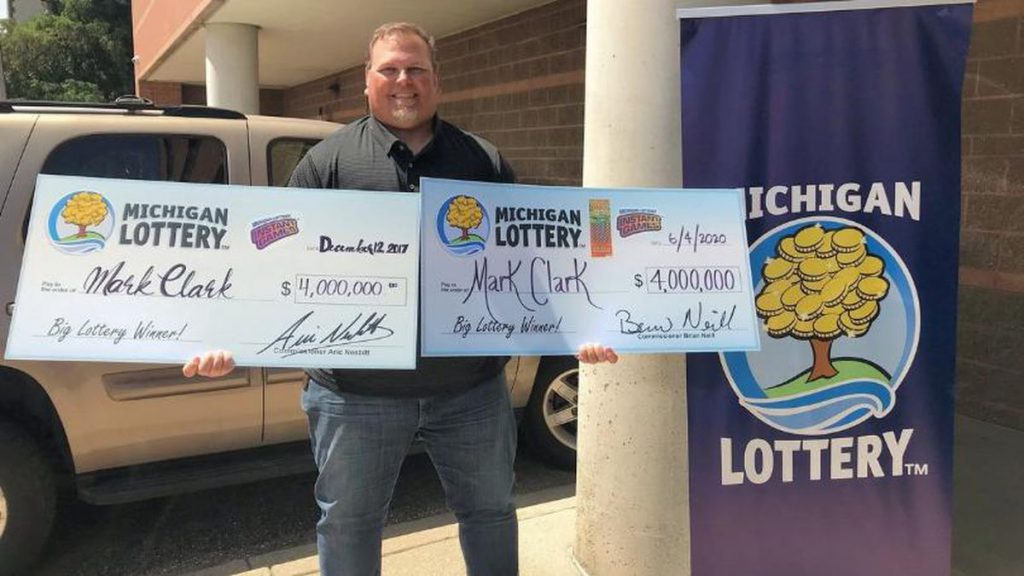 男子3年2中头奖揽5652万，幸运来自一枚硬币