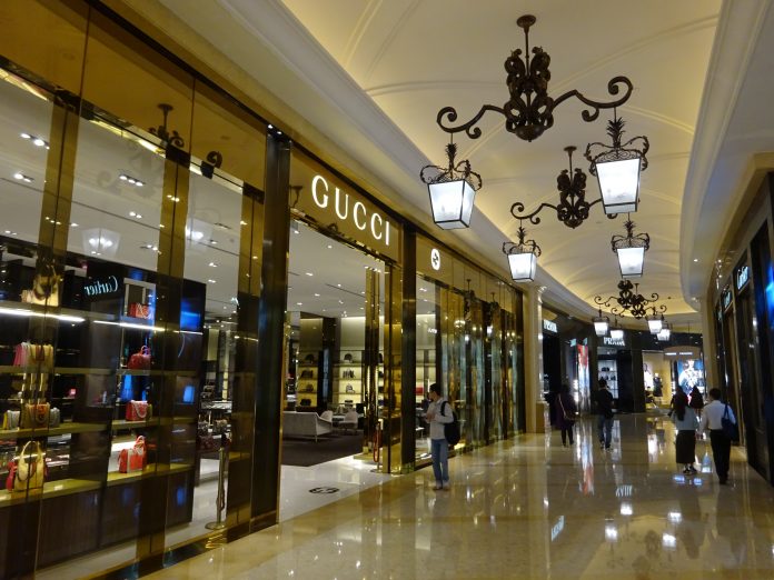 澳门的名店生意一落千丈，营业额按年大跌9成或以上。