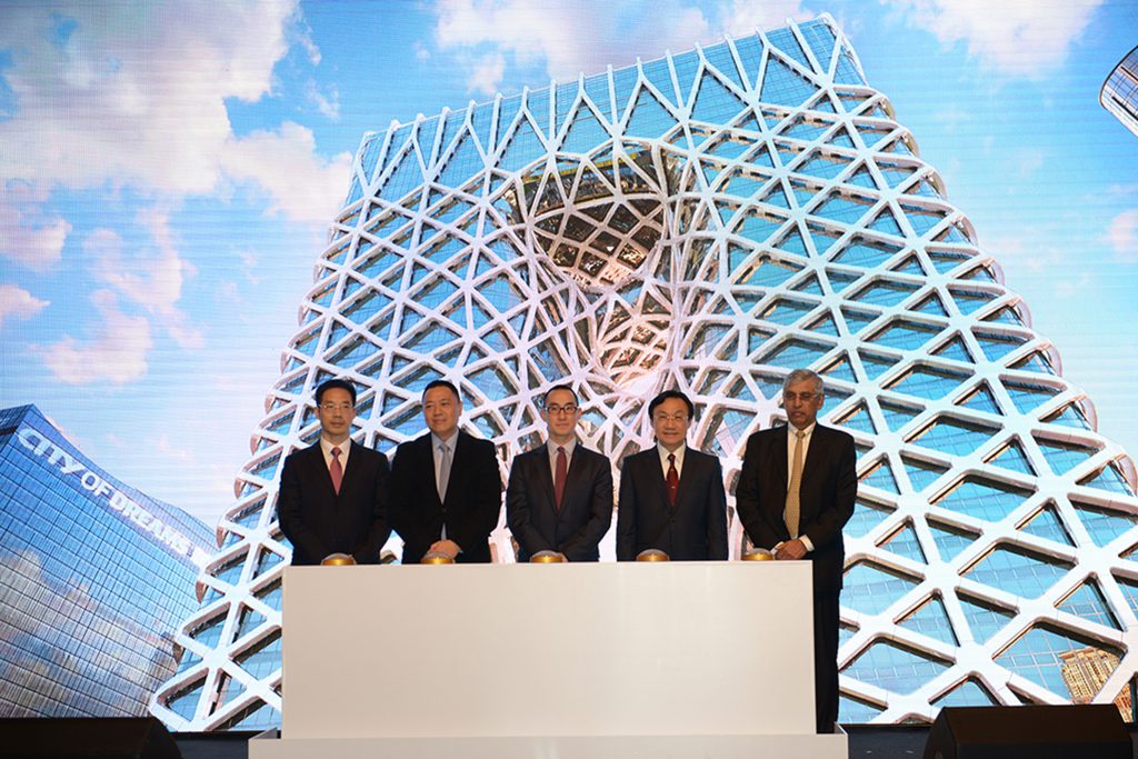 新濠影汇二期项目，目前不太可能在2022年5月的期限之前完成