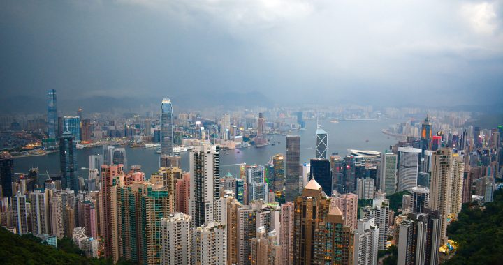 港疫情反覆影响开关日期，澳门政府将重新研判。