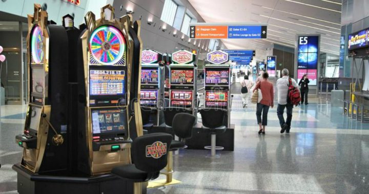 别小看机场角子机 5美元试手气抱回头奖