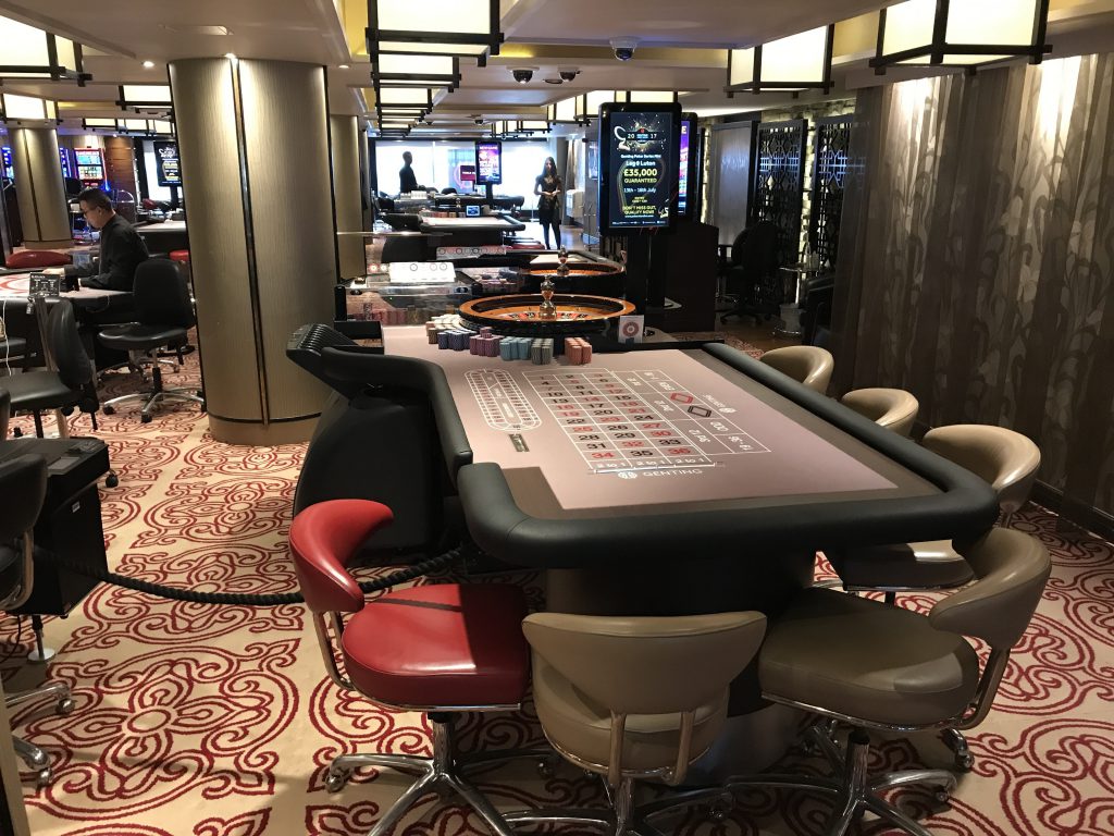 赌场解封前夕，英国急煞，停宣布推迟至最快8月15日才重启，室内表演暂时不会恢复。