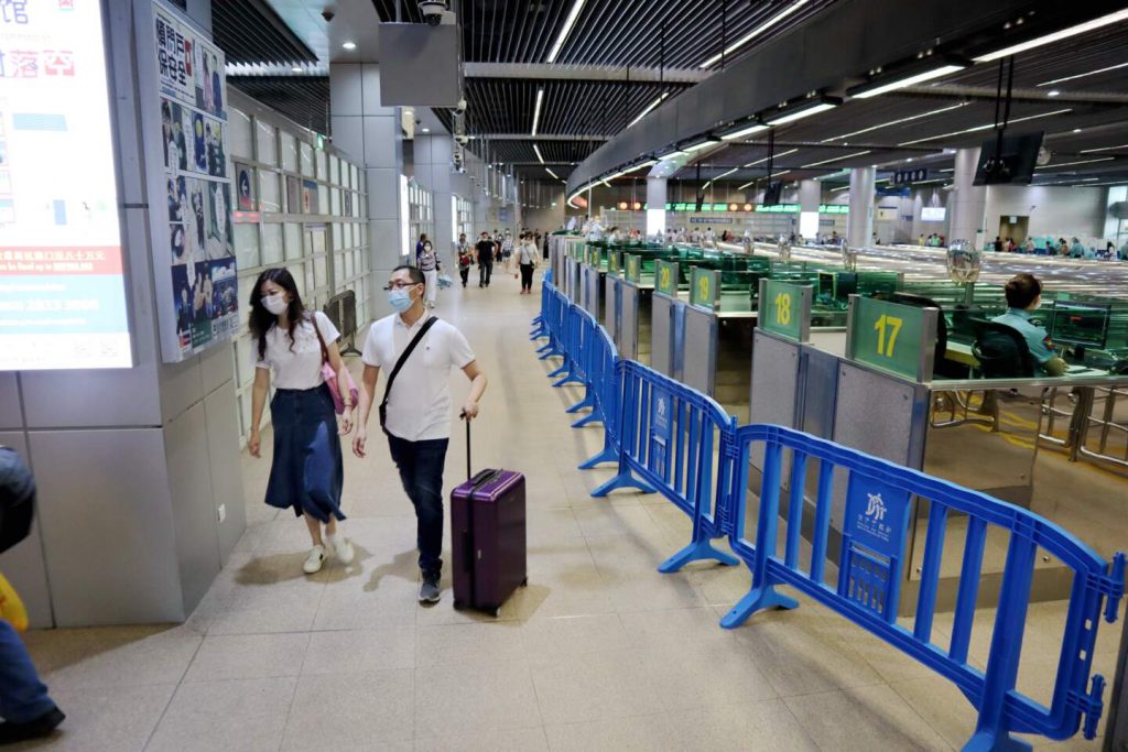 澳门特区政府要求所有进入娱乐场，必须出示七天内有效的核酸检测阴性证明。