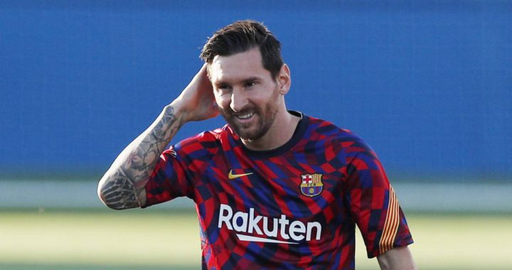 效力于巴萨的梅西