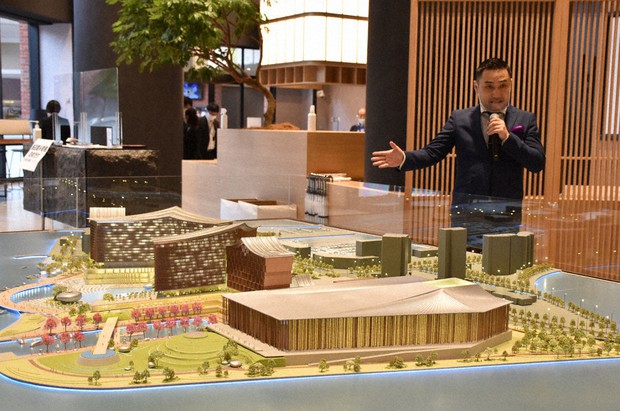 太阳城日本团队公关成田笃史介绍事务所内比例模型