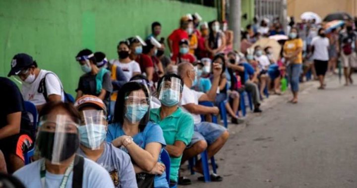 菲律宾全民防疫带面罩口罩