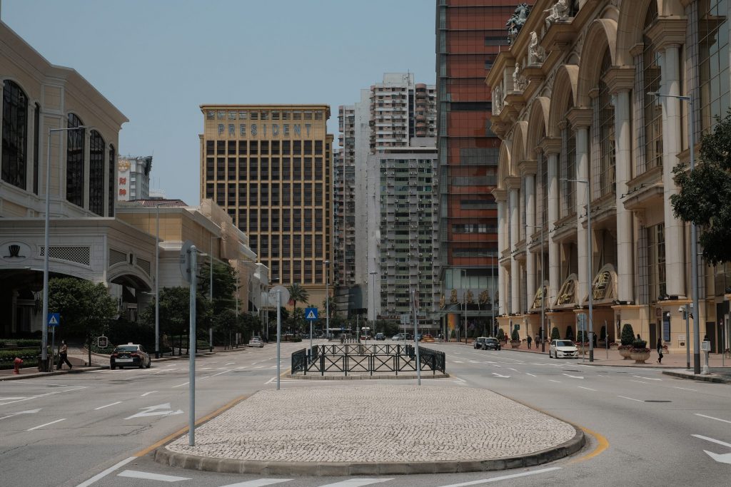 澳门6月至8月总体失业率为2.8%，本地居民失业率为4%，较上期分别升0.1%及0.2%。