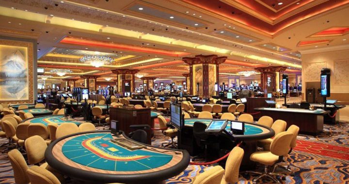 澳门赌牌竞投工作进度时，贺一诚仅称「还在研究当中」。