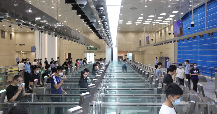 北京边检通过大数据排查发现一批、口岸查获劝阻一批涉赌可疑人员，另有一批涉赌人员被依法纳内出入境管控。