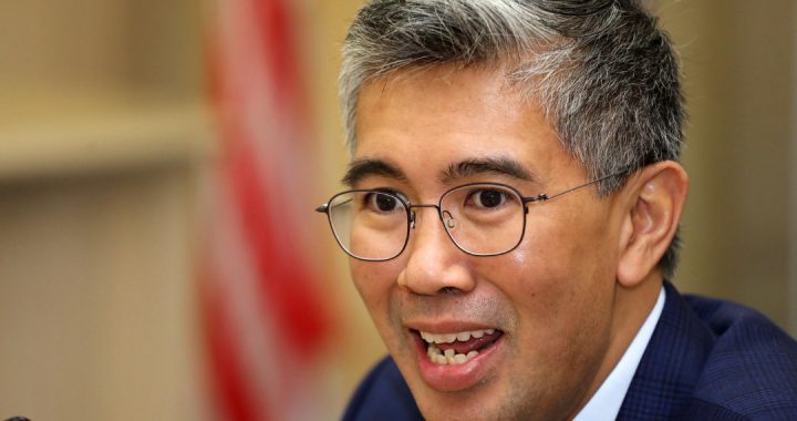 马来西亚财政部长指出，在现有博彩政策下，政府不会发出网上赌博执照。