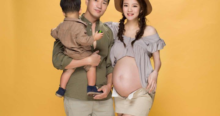 陈荣炼老婆安以轩FACEBOOK晒全家照