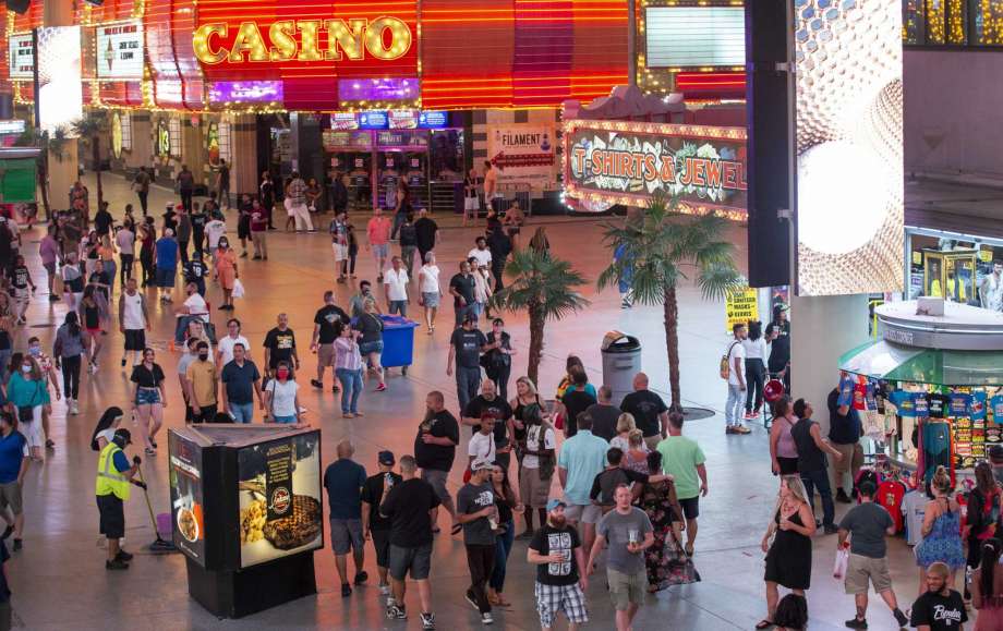 拉斯维加斯受到公卫危机影响游客仍稀少
