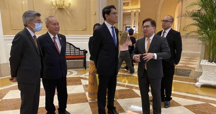 金沙中国集团总裁王英伟及其团队热情接待到访嘉宾。