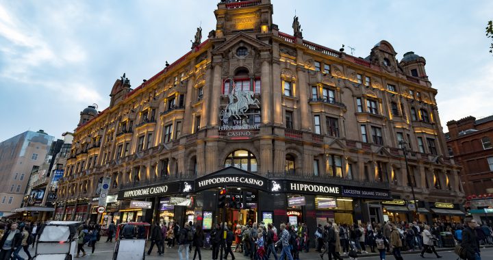 英国财政大臣宣布，因公卫事件而被迫关闭的企业中的工人，可以从11月1日起六个月内领取67％的工资。