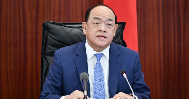 澳门行政长官贺一诚