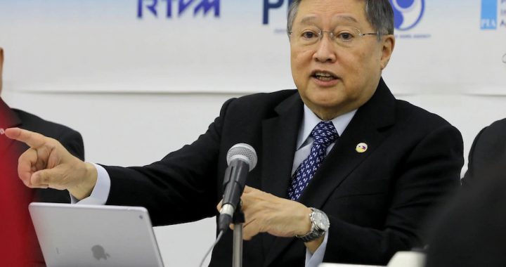 菲律宾财政部长卡洛斯·多明戈兹