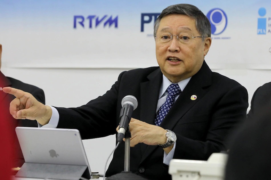 菲律宾财政部长卡洛斯·多明戈兹