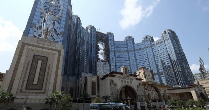 公卫危机几乎消除了新濠影汇的博彩收入和非博彩收入