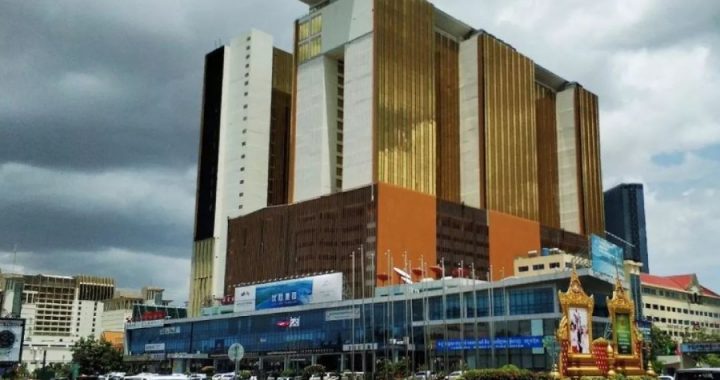 柬埔寨金边市长坤盛下令所有14个区的警方视察金边的所有娱乐业务勒令关闭。