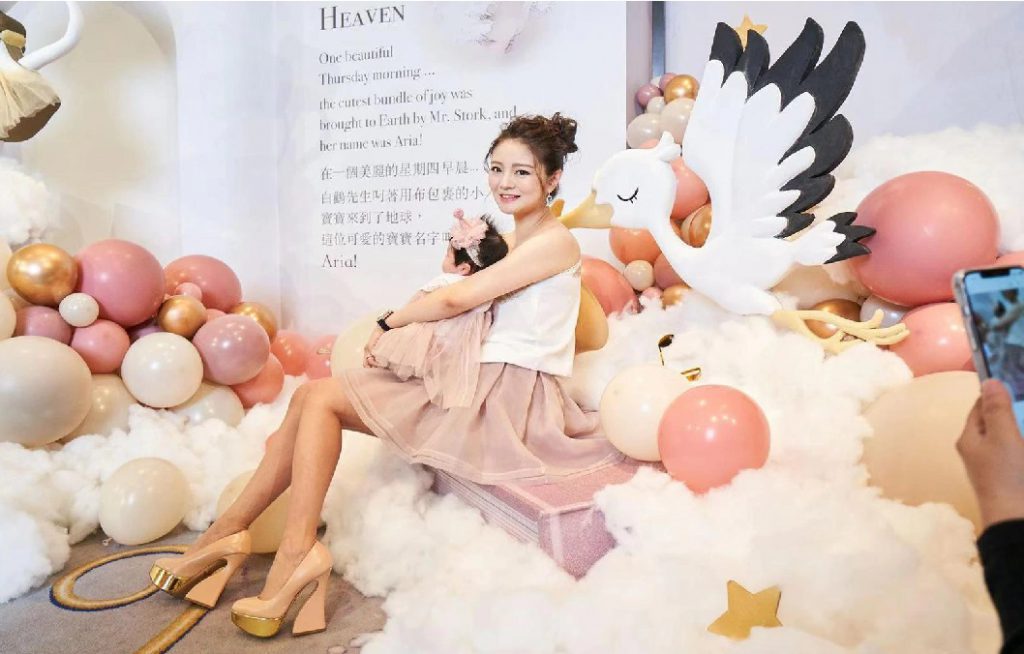 安以轩与女儿娃宝