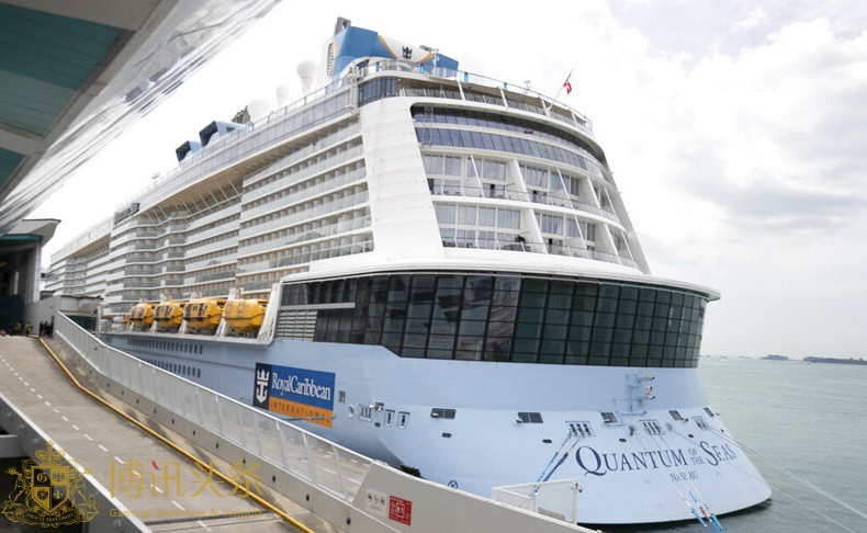 海洋量子号紧急返回靠岸新加坡陆地