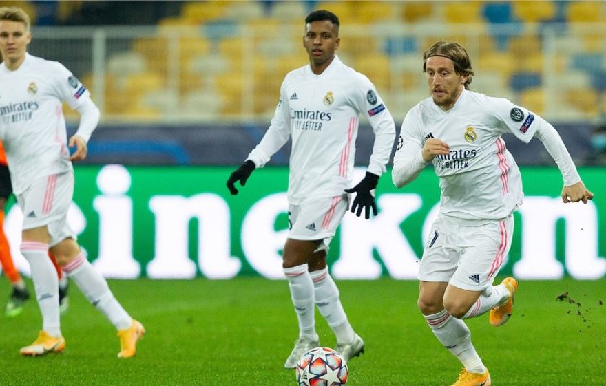 欧冠小组赛B组真成了死亡之组，皇马客场0比2不敌矿工