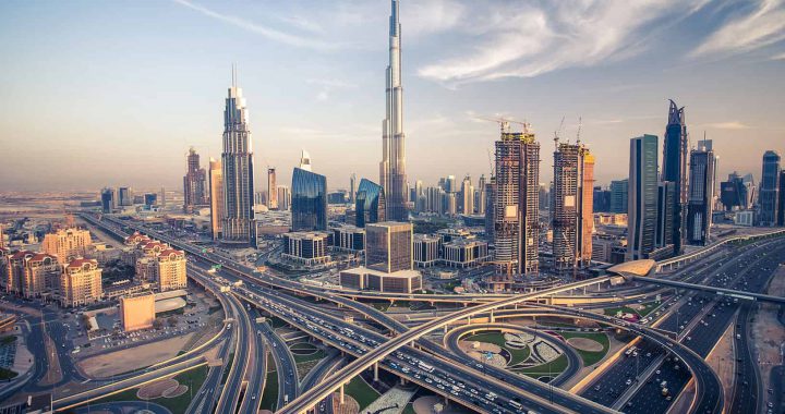 迪拜作为阿联酋的经济中心是世界主要货运枢纽