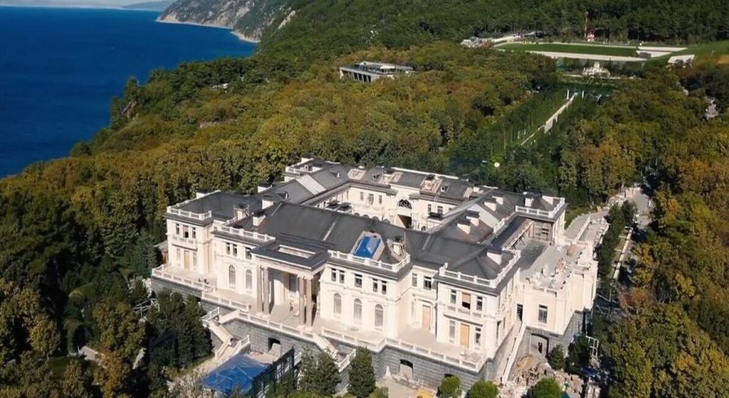 FBK发布「普京宫」录像