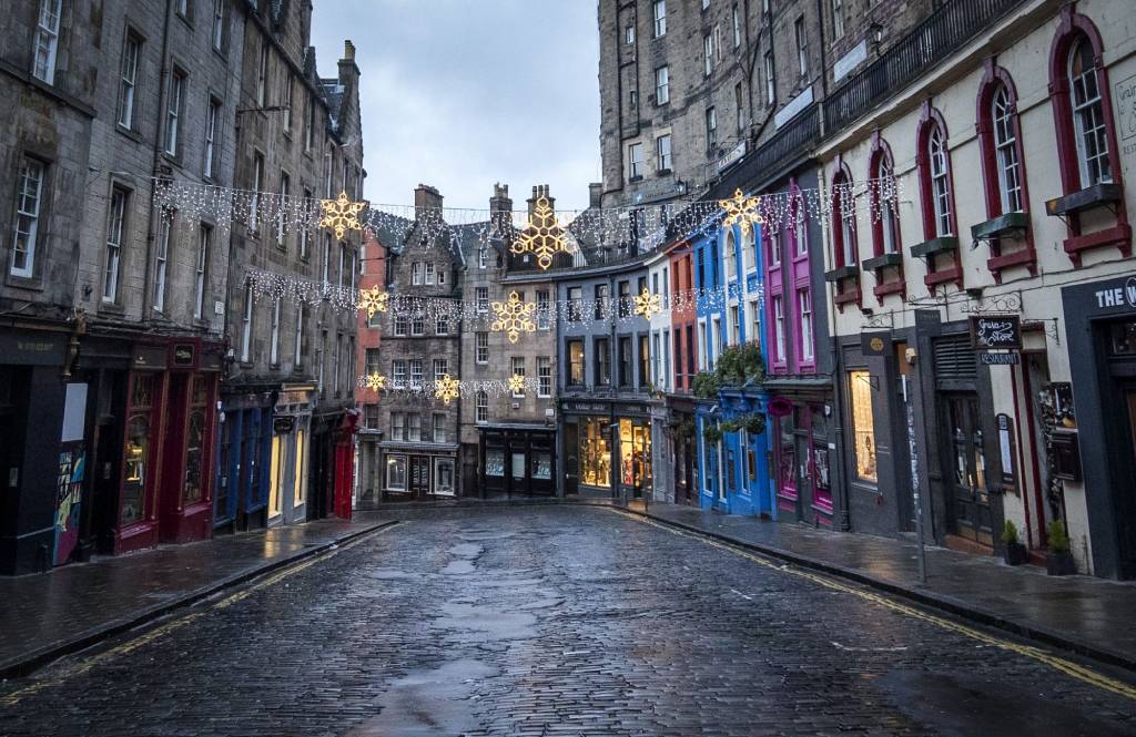 英国实施第三次全国封城娱乐场所被迫再关闭