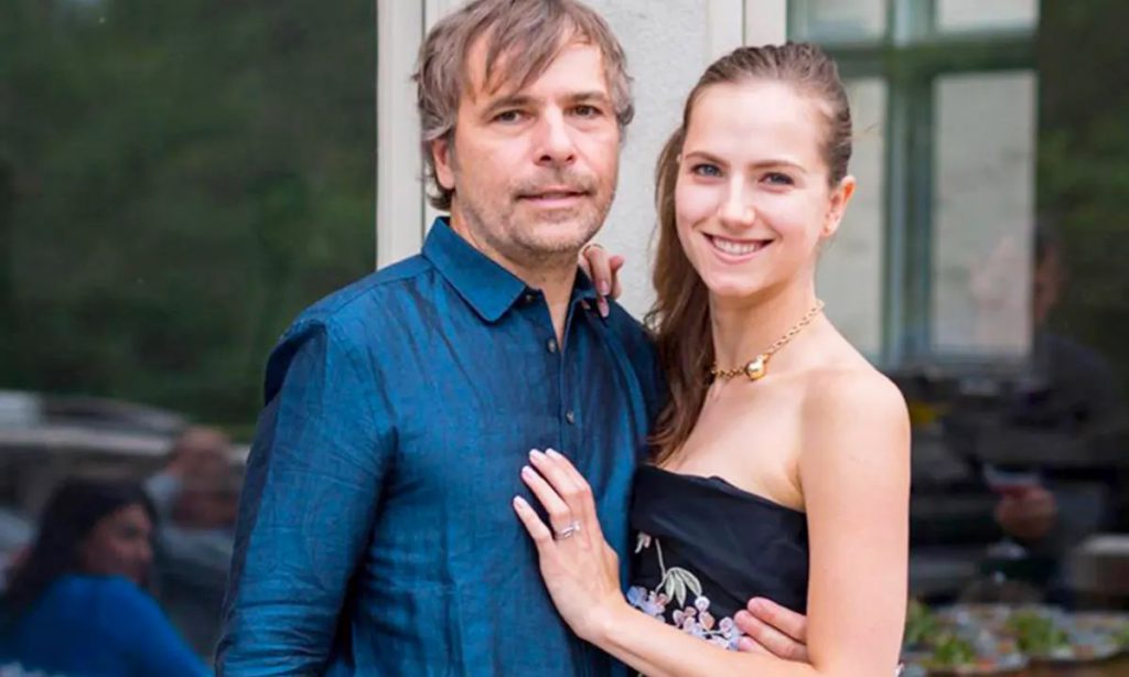 大加拿大人CEO贝克与老婆伊卡特丽娜