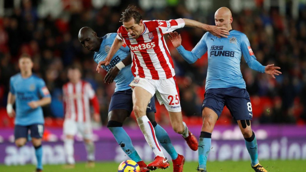 英国拟禁止运动员的衣服上展示博彩公司标志