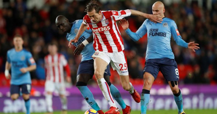 英国拟禁止运动员的衣服上展示博彩公司标志