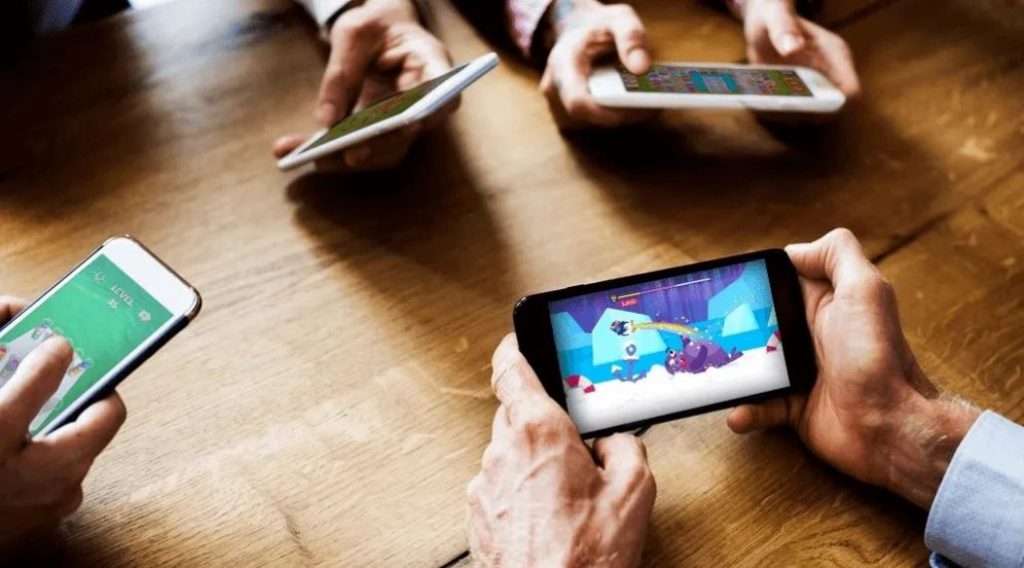 2020年的移动游戏下载量达到800亿次