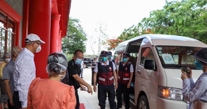 中国医疗专家组到老挝金三角特区协助