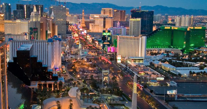 克拉克县内的拉斯维加斯大道