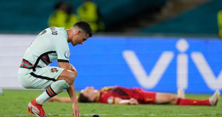 不敌比利时遭淘汰C罗怒摔队长臂章